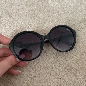 Quay tinted love - oversized round glasses black